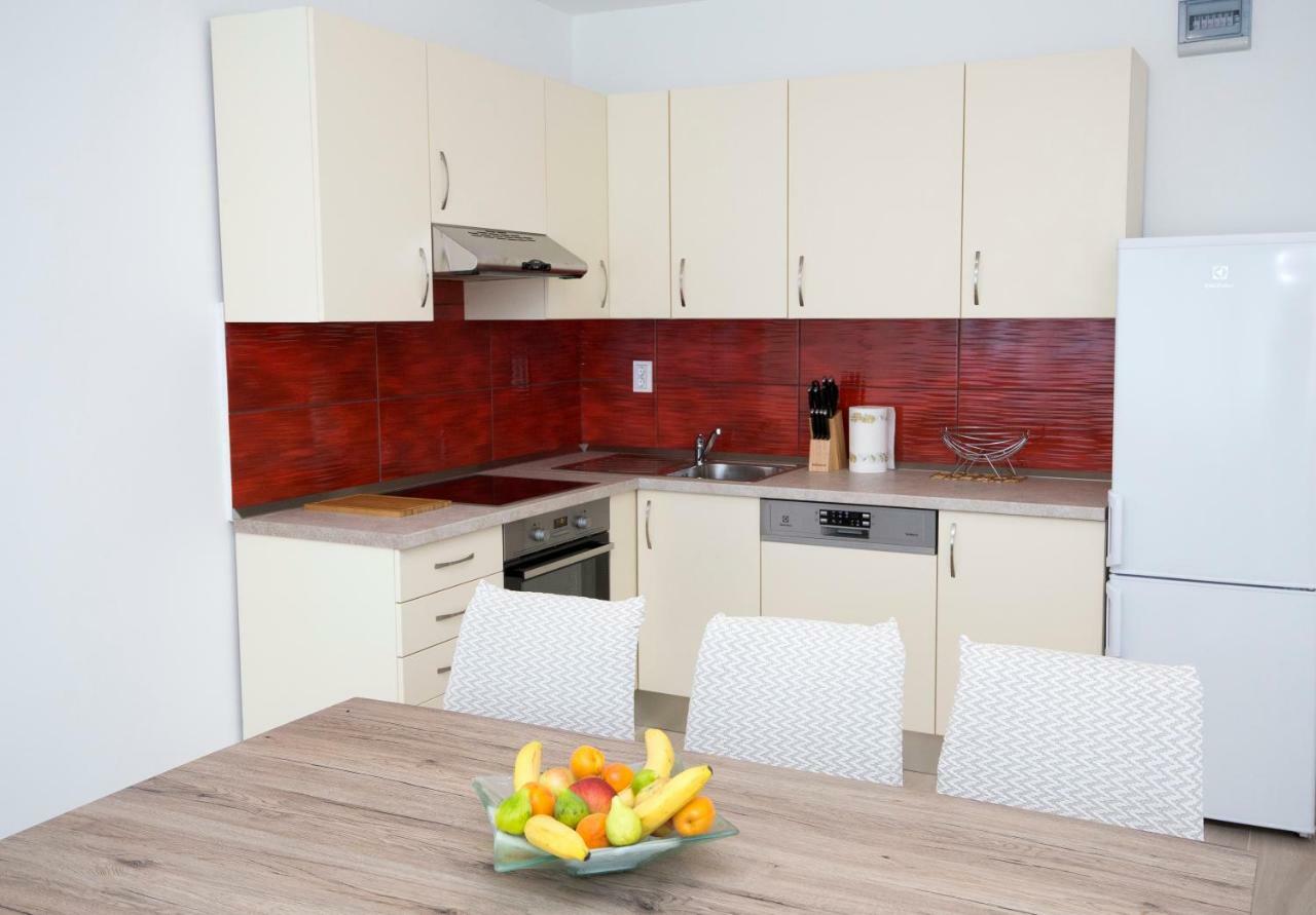 Apartments Put Plokita Smilja Сплит Екстериор снимка