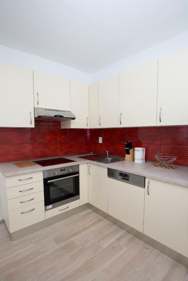 Apartments Put Plokita Smilja Сплит Екстериор снимка